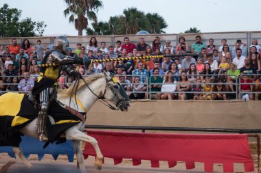 At ile Ortaçağ savaşçı