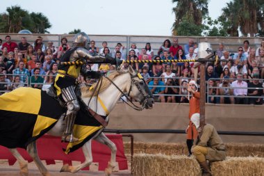 At ile Ortaçağ savaşçı