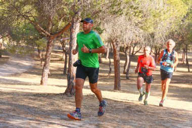Bir orman iz Runner