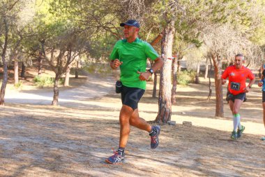 Bir orman iz Runner