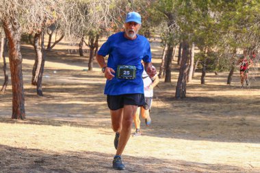 Bir orman iz Runner