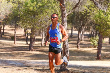 Bir orman iz Runner