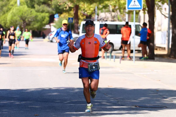 Coureur dans un sentier urbain — Photo