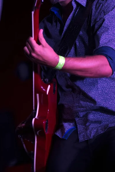 Guitarrista en concierto — Foto de Stock