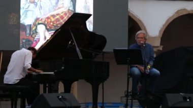 Müzik grubu, Julio Resende ve Julio Machado Vaz
