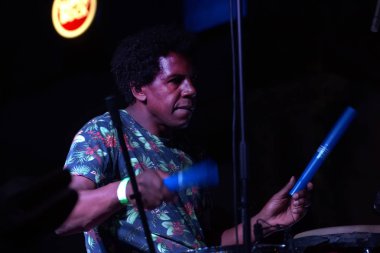 Müzik grubu, geziler ve Joao Doce