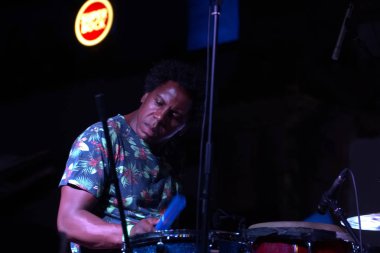 Müzik grubu, geziler ve Joao Doce