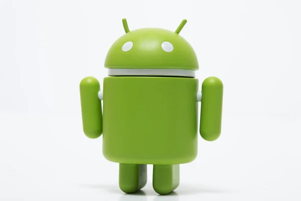 Зелений робот android — стокове фото