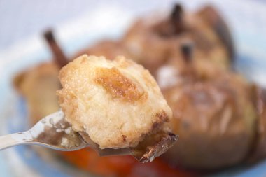 Fırında pişmiş elma