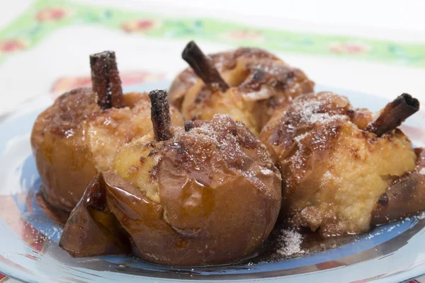 Ofen gebackene Äpfel — Stockfoto