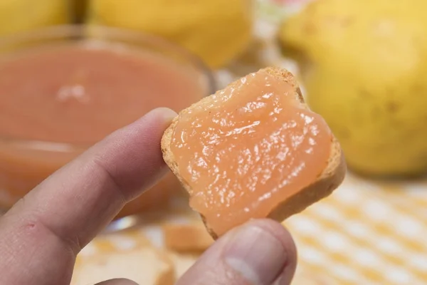 Traditionele kweepeer jam — Stockfoto