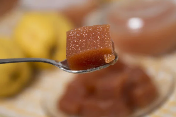 Traditionella kvitten marmelad — Stockfoto