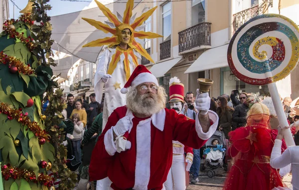 Desfile de personagens de Natal — Fotografia de Stock