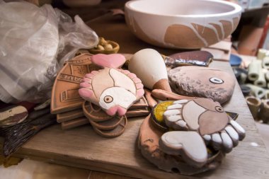 Hediyelik eşya seramik atölyesi