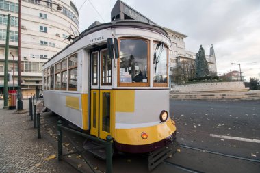 tarihsel sarı tramvay