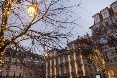 Binalara Noel süslemeleri