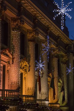 Binalara Noel süslemeleri