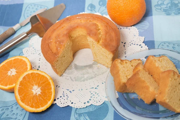 Zelfgemaakte oranje taart — Stockfoto