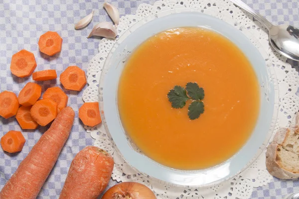 Домашний морковный суп — стоковое фото