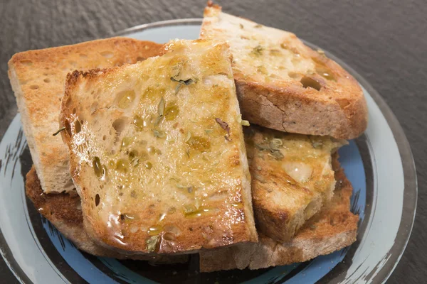 Toastový chléb s olivovým olejem — Stock fotografie
