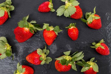 kırmızı lezzetli çilek