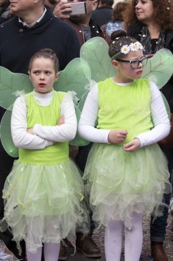 Loule, Portekiz - Şubat 2018: Renkli karnaval (Carnaval) geçit 
