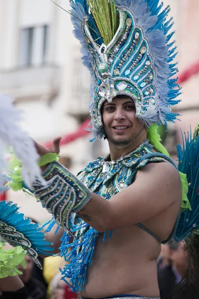 Loule Portugal Feb 2018 Färgglada Carnival Parade Festivaldeltagare Loule Staden — Stockfoto