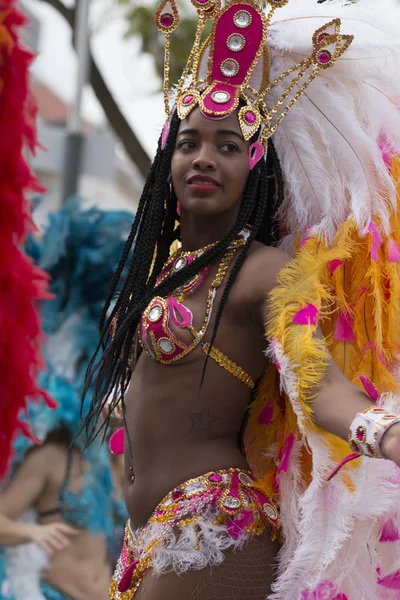 Loule Portugal Feb 2018 Färgglada Carnival Parade Festivaldeltagare Loule Staden — Stockfoto