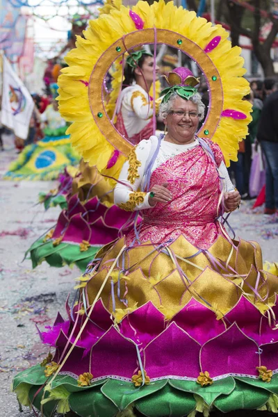 Loule Portugal Feb 2018 Coloridos Participantes Del Festival Carnival Parade — Foto de Stock