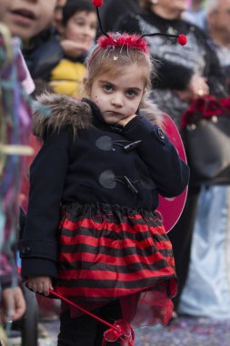Loule, Portekiz - Şubat 2018: Renkli karnaval (Carnaval) geçit 