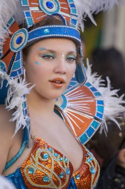 Loule, Portekiz - Şubat 2018: Renkli karnaval (Carnaval) geçit 