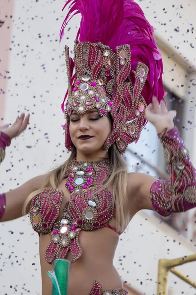 Loule Portugal Februar 2018 Farbenfrohe Karnevalsumzugsteilnehmer Auf Loule City Portugal — Stockfoto