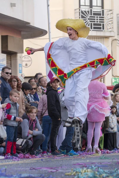 Loule Portugal February 2018 Участники Фестиваля Красочный Карнавал Городе Луле — стоковое фото