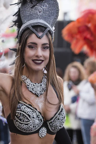 LOULE, PORTOGALLO - FEB 2018: Carnevale colorato (Carnevale) Parade — Foto Stock