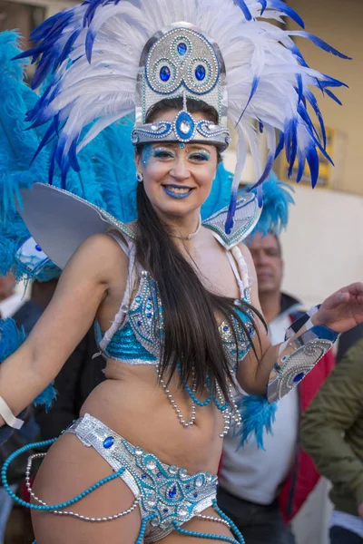 LOULE, PORTUGAL - FEB 2018: Colorido desfile de carnaval —  Fotos de Stock