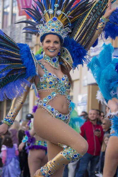 LOULE, PORTUGAL - FEB 2018: Colorido desfile de carnaval — Foto de Stock
