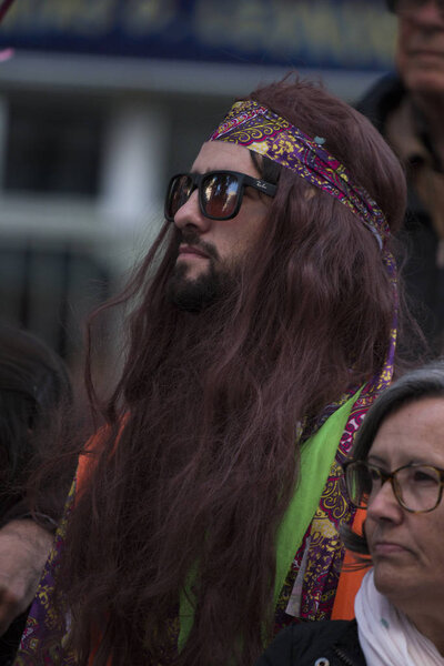 LOULE, PORTUGAL - FEB 2018: Участники фестиваля "Красочный карнавал" (Карнавал) в городе Луле, Португалия
.