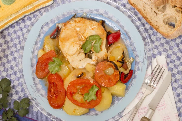 Traditionele Portugese Maaltijd Van Vis Met Aardappelen Tomaten Gemaakt Oven — Stockfoto