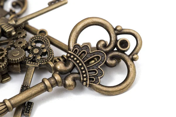 Vintage Fantasie Detaillierte Goldene Schlüssel Isoliert Auf Weißem Hintergrund — Stockfoto