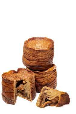 Beyaz bir arka plan üzerinde izole ünlü Portekizli folar pasta.