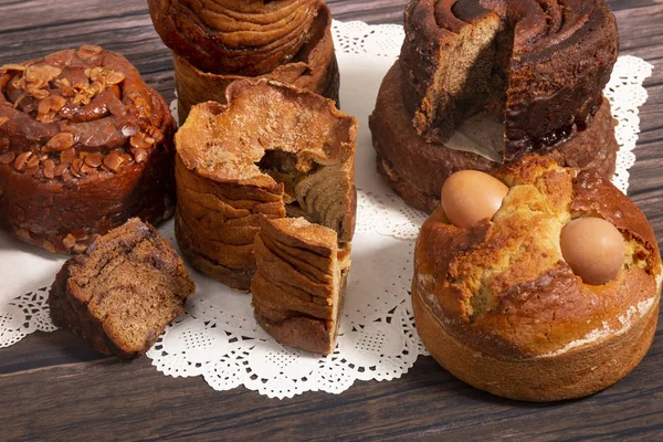 Mischung Berühmter Portugiesischer Folkkuchen Auf Einem Hölzernen Hintergrund — Stockfoto