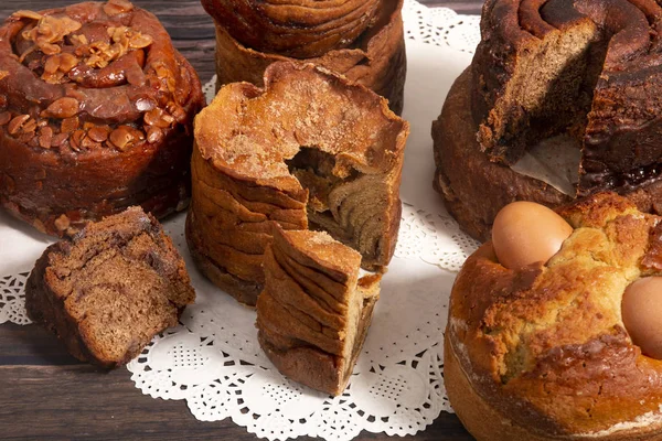 Mischung Berühmter Portugiesischer Folkkuchen Auf Einem Hölzernen Hintergrund — Stockfoto