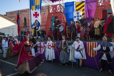 Festivalde ortaçağ sanatçıları