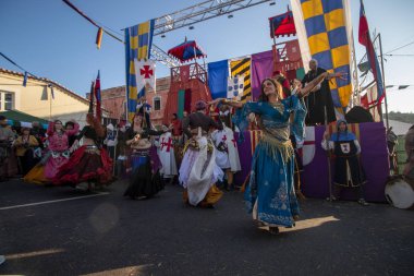 Festivalde ortaçağ sanatçıları