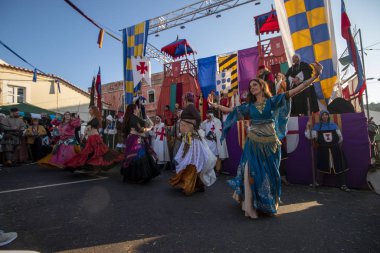 Festivalde ortaçağ sanatçıları