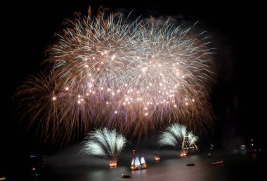 güzel renkli havai fişek