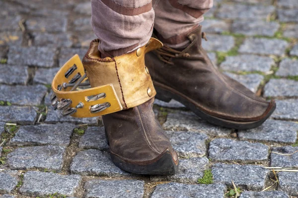 Pointy medieval shoes — Stock Photo, Image