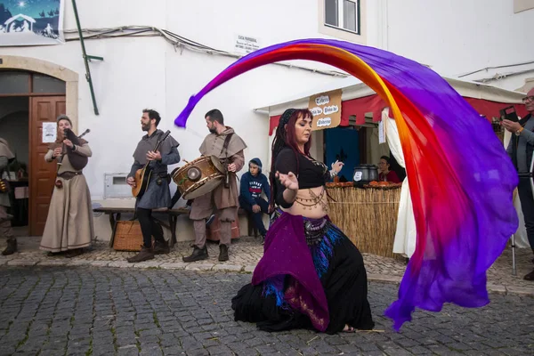 Średniowieczni wykonawcy na festiwalu — Zdjęcie stockowe