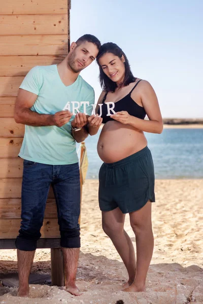 Schwangeres glückliches Paar — Stockfoto