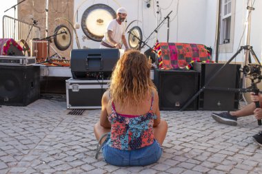 Cosmic Gong Bath - Sound Journey grubu Music Festi 'de çalıyor